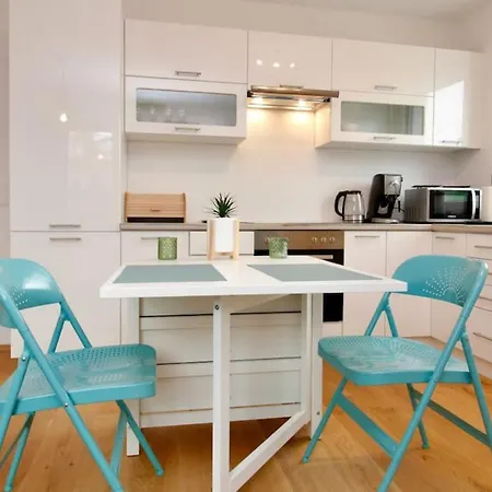 Modern Balcony Apartment With Free Parking Vienna Exterior photo