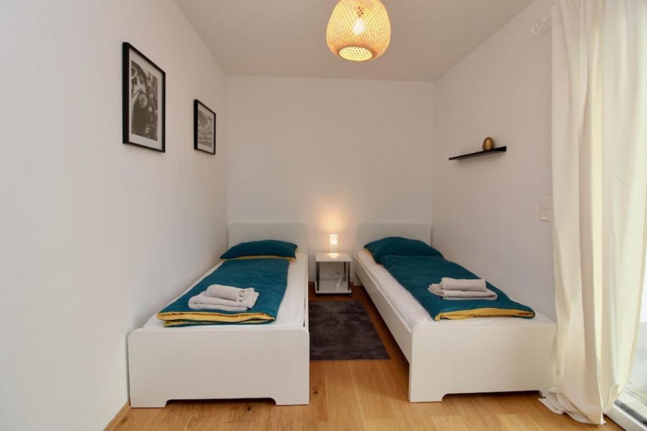 Modern Balcony With Free Parking Wien
