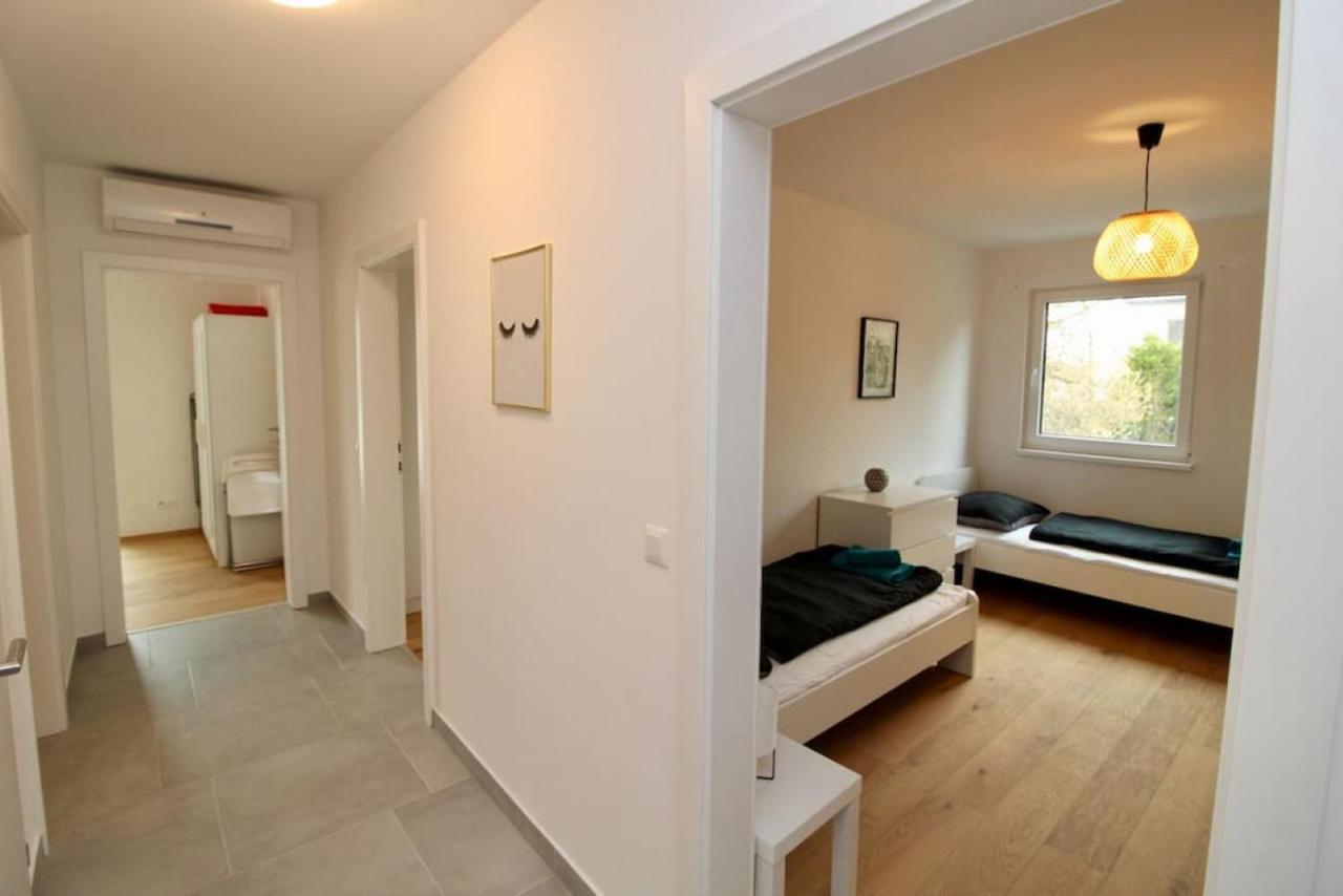Modern Balcony With Free Parking Apartament