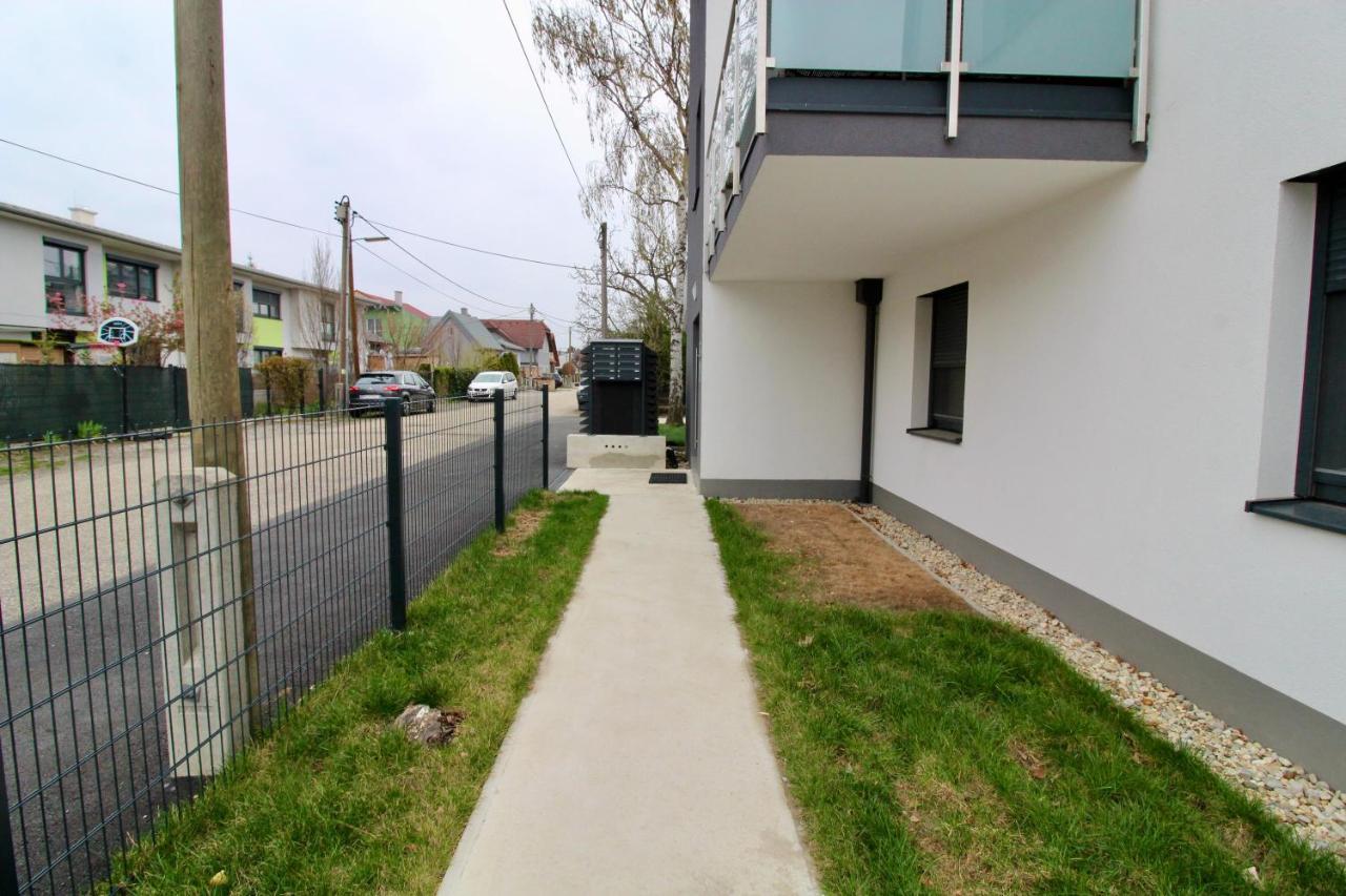 Modern Balcony With Free Parking Apartament Wiedeń